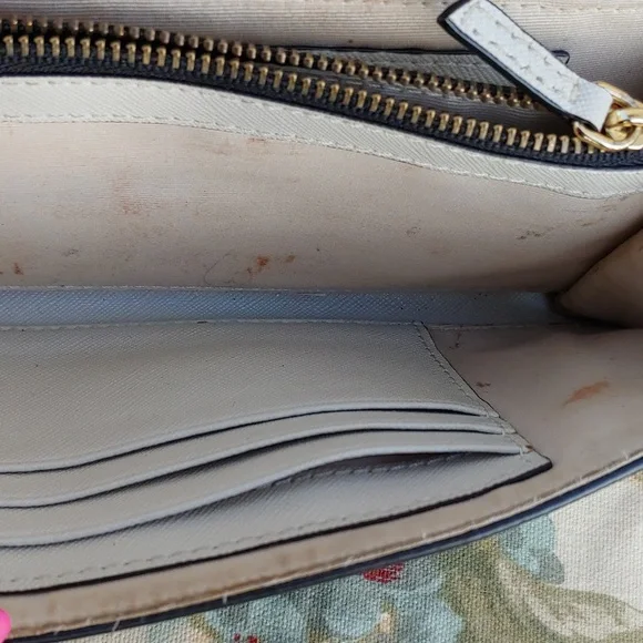 Marc Jacobs Tan and Brown Saffiano Leather Fold Clutch Wallet - Picture 12 of 17